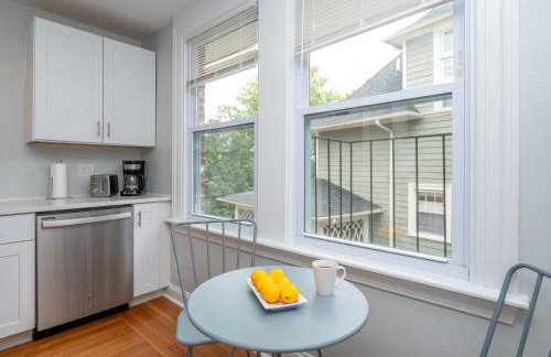 Jennifer's Cozy Apt Brown U Athletic Field Views - Foto 12