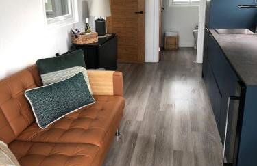 Luxury Glamping Cabin sleeping 4 People with Private Hot Tub and BBQ with views across the North Coast Ballycastle Pod 2 - Foto 51