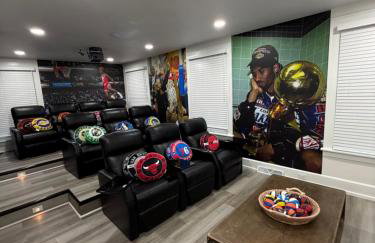 New Group Space - Sleeps 20! Near Sports Center - Photo 5