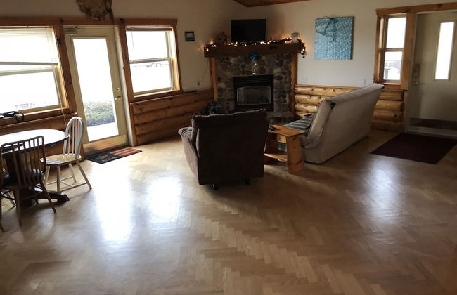 Sunset Pines Resort - Photo 12