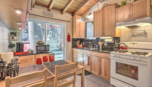 1 Mi to Lake Gregory Boho Crestline Cabin - Foto 3