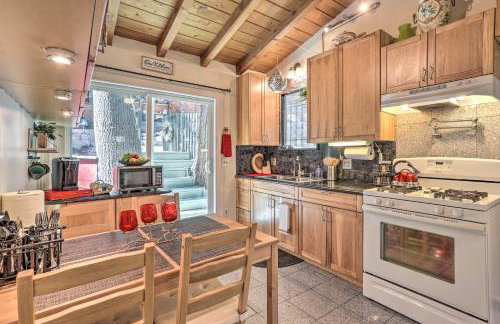 1 Mi to Lake Gregory Boho Crestline Cabin - Foto 3