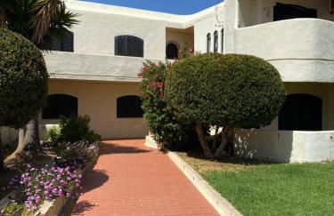 Peaceful & Spacious Apt with Parking & Queen Bed - Foto 19