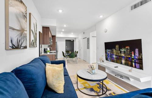 Brickell Border 3BR by Untitled Stay - Photo 12