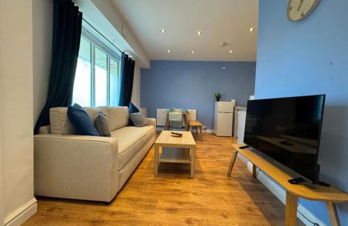 Stretford Apartment - Sleeps 6 - WiFi - Parking - Near Stadium - Foto 10