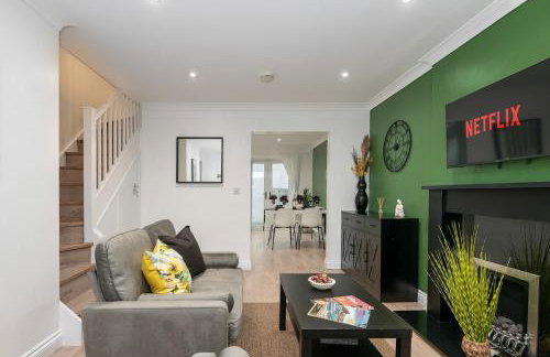 Modern 3BR Home - Designated Parking - Groups - Foto 7