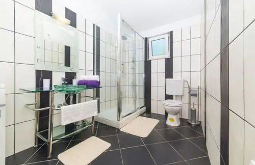 Idyllic Holiday Home With Private Pool, Sun Deck, and Organic Garden - Foto 46