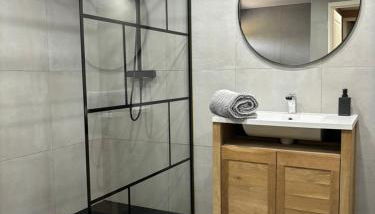 Chalets du Bouchot & Jacuzzi privatif proximité Gerardmer & La Bresse - Foto 3