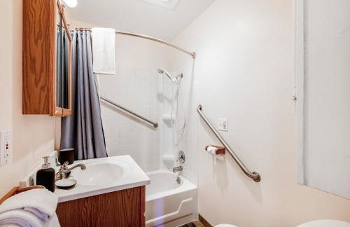 Home on Holmes - Photo 25