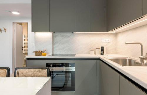 Elliniko Riviera - 2BDRM Apt - Near Metro by MPS - Foto 8