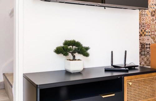 4 bedroom house with Garden, Parking & 3 mins Walking Distance from Train Station - Photo 38