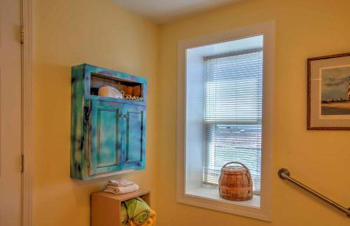 Charming Marshallberg Apt with Water Views and Dock! - Foto 14