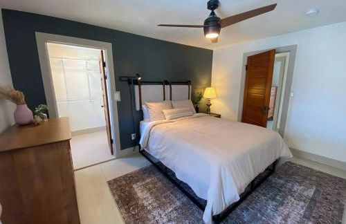 Totally renovated large family getaway! King bed - Foto 35