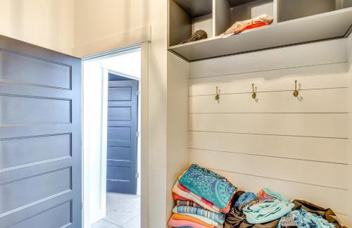 Private Pool and Hot Tub Luxe Unit Near UTA Train! - Foto 22