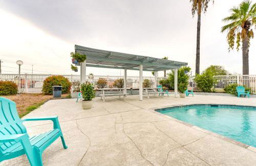 Beachfront Corpus Christi Condo with Pool Access! - Foto 23