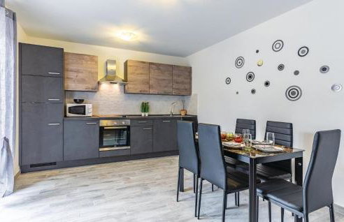 Gorgeous Home In Peruski With Wifi - Foto 10