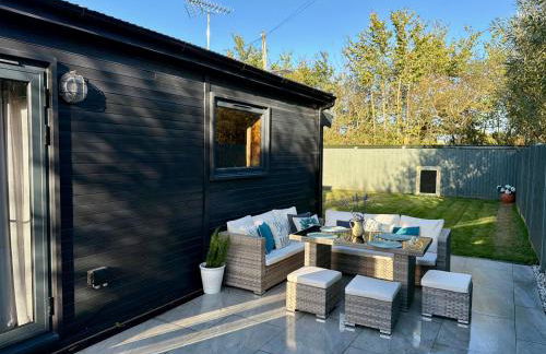 Willow Court Farm-Studio North & Petting Farm, 8 mins from Legoland & Windsor, 15 mins from Lapland UK - Photo 19