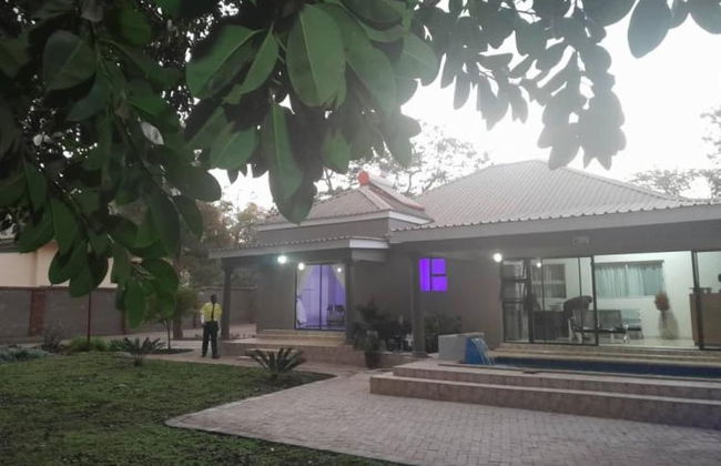 Modernly Furnished Standard Room With Queen bed - 2220 - Foto 1