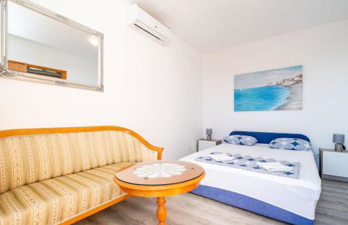 Apartment & Rooms Alan - One Bedroom Apartment with Balcony and Sea View - Foto 14