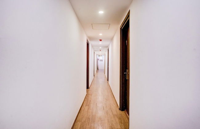 Elegant Stays at The Unicontinental Khar Mumbai - Foto 23