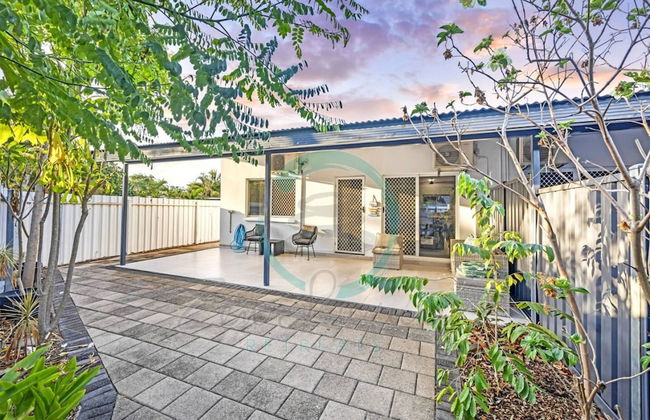 Zen Hideaway Cozy 2BR Haven Office Dual Patio - Foto 13