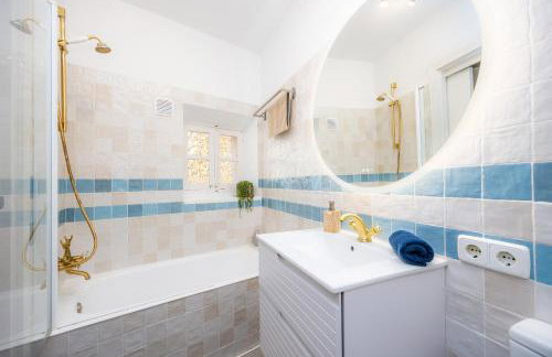 Marina 48 Seafront Apartment - Photo 17