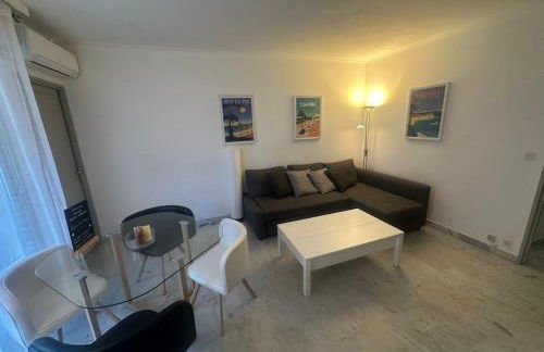 Seafront - beautiful flat with aircon and comfortable loggia - Foto 35