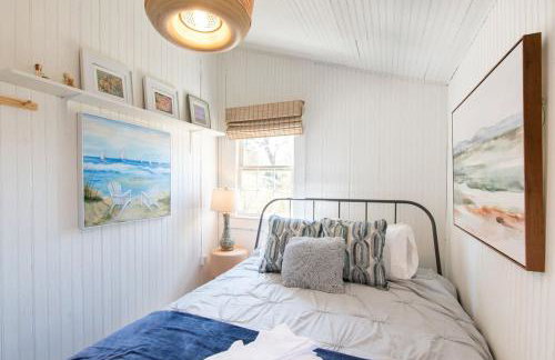 Seaside Retreat w Private Beach Landing - Foto 14