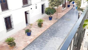 Impressive apartment with 3 bedrooms metres from the beach - Photo 3