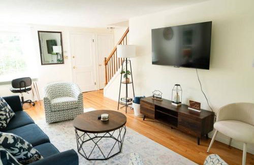 5-star Renovated 3BR Home & Backyard Deck near SU & Hospitals - Foto 41