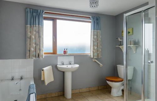 Grove Fort Self Catering Farmhouse - Foto 33