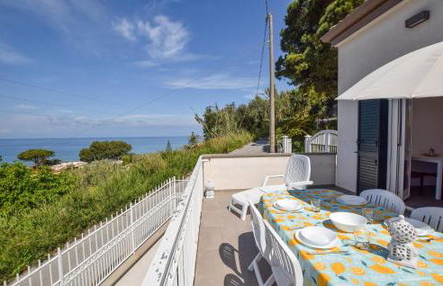 1 Bedroom Gorgeous Home In Castellabate - Foto 1