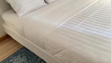 Très Agreable Logement à Aubusson hypercentre, parking gratuit à proximité et changement récent de personnel - Foto 3