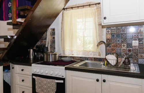 Casa Vasilia Traditional Home - Photo 15