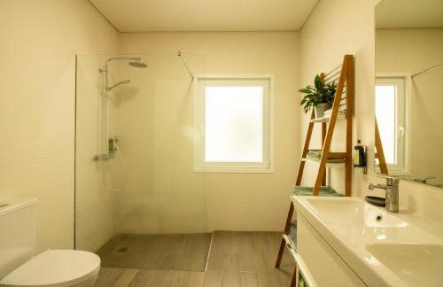 Bay House - Photo 31