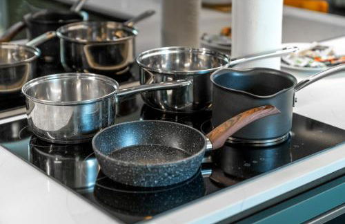 Skyvillion - COZY LARGE 4 & 1 Bed Apartments in London Enfield, Mins to Tube Station, Free Wi-Fi - Foto 80