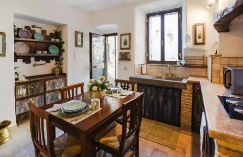 Lovely Apartment In Civitella Del Lago - Foto 11