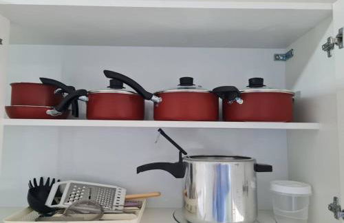 Kitnet310 centro, linda vista janela,tv smart, ar - Foto 13