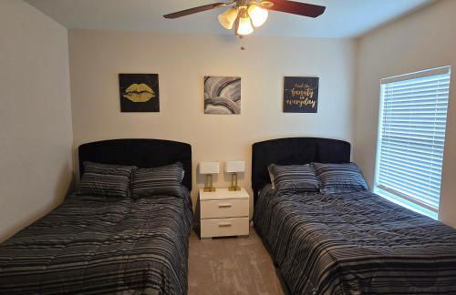 Modern Spacious Home Near the medical center, NRG, Downtown and UHD - Photo 31