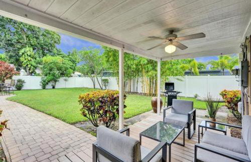 3 min. walk to Wilton Drive, pool and huge yard - Photo 1