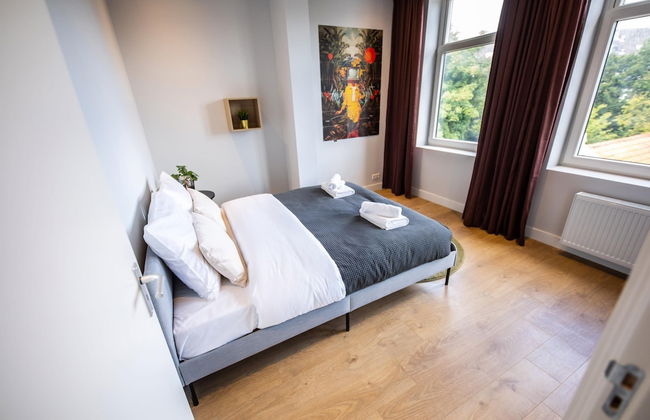 Spacious 2 Bedroom Serviced Apartments 71-77m2 - Photo 33