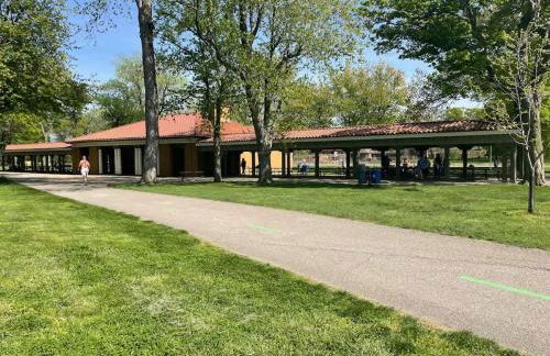 Large Remodeled 4 Bedroom Only 7 Minutes to Downtown - Foto 44