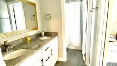 Henderson Haven 4 BR / 3 BA Villa, Steps to Beach - Foto 2