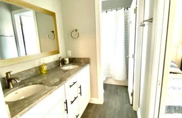 Henderson Haven 4 BR / 3 BA Villa, Steps to Beach - Foto 2