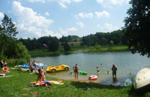 Dom z widokiem na jezioro i domek nad jeziorem - Foto 3