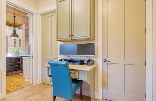 Blackwater Bay Hideaway by Avantstay Waterfront, Pool, Dock, Hot Tub - Photo 23