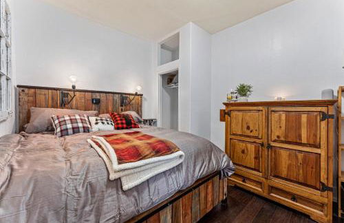 HOT TUB Firepit Pool Table Patio Cozy Downtown Denver - Foto 46