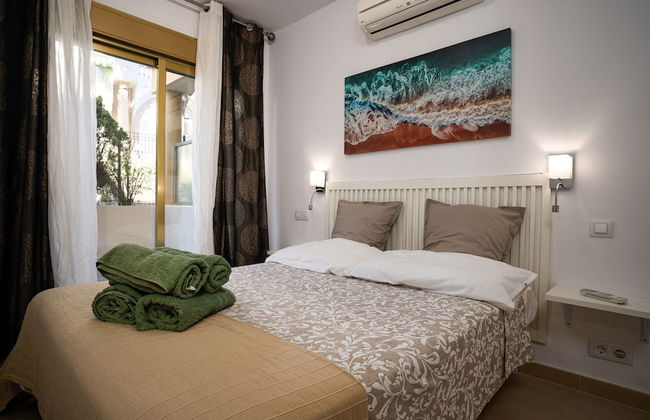 Beachside Apartment With Shared Pool - Photo 3