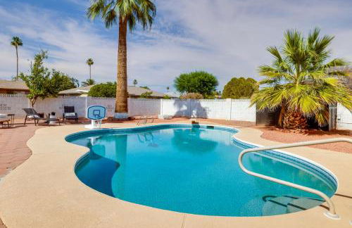 Walk to Golf Club Sun City Home with Private Pool! - Foto 24