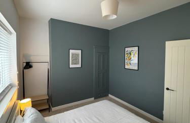 Stylish 3 Bed House in Fratton with Garden & Parking, Sleeps 6 - Foto 4